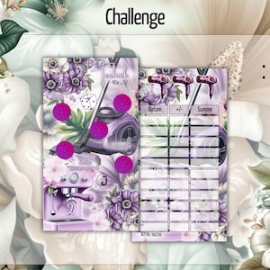 Könnte beinhalten: Eine floral gestaltete Challenge-Karte mit einem lila und weißen Farbschema. Die Karte zeigt Illustrationen eines Staubsaugers, einer Kaffeemaschine und Haartrocknern. Das Wort "Challenge" steht oben. Die Karte hat ein Gewicht von 350g.