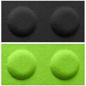 Può includere: Una collezione di blocchi colorati e strutturati in due pezzi in vari colori, tra cui verde, giallo, nero, blu navy, rosso, blu, grigio, verde lime, rosa e azzurro. Ogni blocco ha due elementi arrotondati in rilievo.