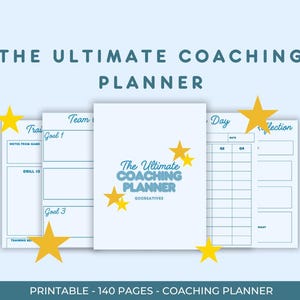 Pode incluir: Um planejador de treino imprimível com 140 páginas. A capa apresenta um design azul e branco com o texto "The Ultimate Coaching Planner" e um gráfico de estrela. O planejador inclui seções para objetivos da equipe, exercícios, notas de treino e reflexões diárias.