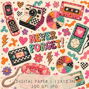 Puede incluir: Una colección de ilustraciones retro que incluye un teléfono plegable, cámara instantánea, casetes, un CD, un reproductor de música digital y un teléfono de disco, decorados con estampado de leopardo, flores y el texto NEVER FORGET!