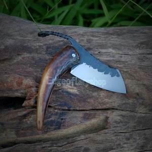 Handmade Folding Pocket Knife: Deer Horn & Wood Handle
