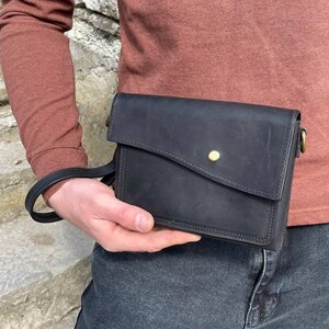 Cartera de cuero grabada para hombre, cartera de mano, regalo para papá, organizador de cuero negro para viajes, regalo personalizado para el Día del Padre.