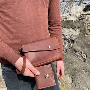 Conjunto de cartera y bolso de mano con grabado personalizado para hombre, regalo perfecto para el Día del Padre o el cumpleaños de su esposo.