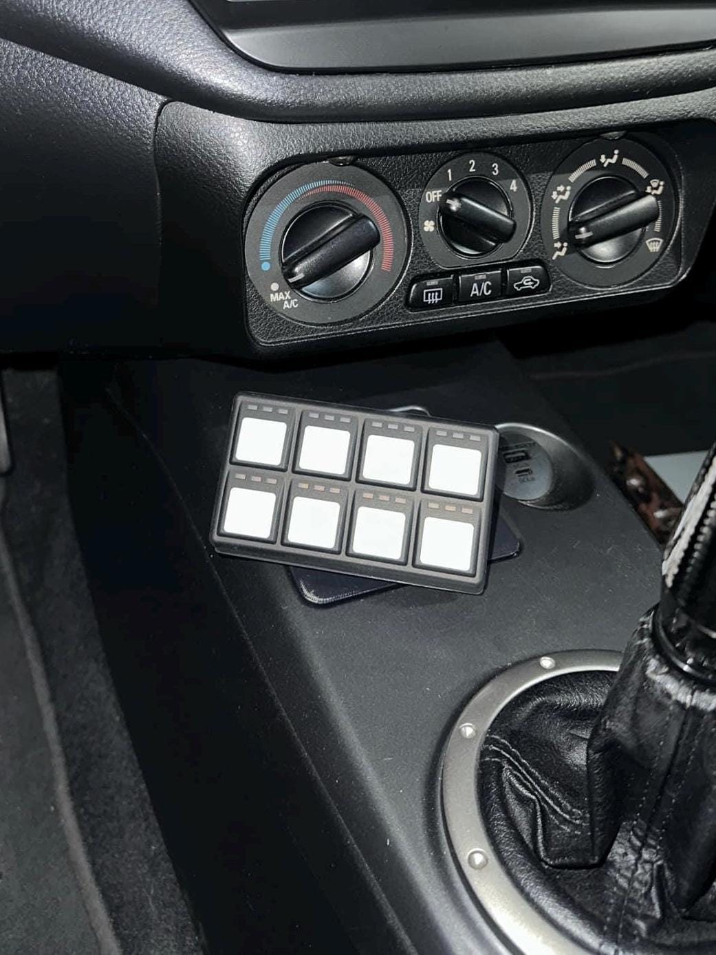 ハッチ。 Haltech 8-button CAN Keypad Ashtray Pod for Mitsubishi Lancer