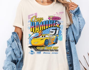 Camiseta retro de Disney Cars con Cruz Ramírez, camiseta de Disney Cars, sudadera para viajes familiares a Disneyland, camiseta de carreras "Más rápido que rápido", camiseta de Cars