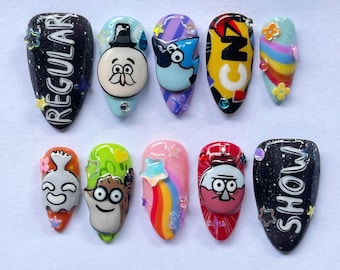 Unhas postiças 3D personalizadas com desenho animado, arte de unhas colorida feita à mão, unhas postiças fofas inspiradas em Regular Show, presente divertido de cosplay para amantes de animação.