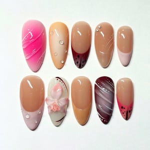 Roze bloempers op nagels, amandelnagelset met Franse tips, herfstpers op nagels, mooie nagels, herbruikbare nagels, vakantie-/feestnagels, cadeaus.