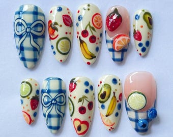 Fruit Party Press On Nails, Sommer Kawaii Fake Nägel, Bunte Zitrus Kirsch Bananen Nail Art, Urlaubsnägel, Nettes Geschenk für Frauen & Mädchen.
