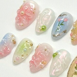 tulip nails, flowers nails, press on nails, fake nails, nails, short nails, blush nails, metal nails, y2k nails, floral nails, 3d gel nails, acrylic nails, false nails, almond nails
