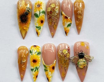 Handgeschilderde zonnebloempers op nagels, heldere bloemennagelkunst met 3D-bij en honingraat, zomerse boho-nagels, unieke vakantienagels, cadeau voor haar