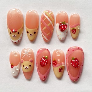 Baby Bear & Strawberry Press On Nails, Unikalna sztuka zdobienia paznokci z francuskimi końcówkami, Paznokcie w stylu dowolnym, Zabawne paznokcie, Paznokcie z kreskówek, Słodkie paznokcie, Prezent na paznokcie