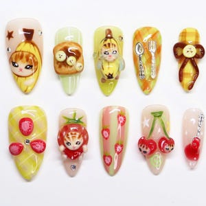 Schattige kattenfruitnagels, 3D-kawaii-pers op nagels, handgeschilderde cartoon-nailart, schattige nagelset voor feest, leuke 3D-amandelnagel voor de zomer.