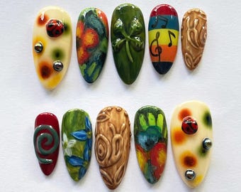 Cottagecore Ladybug & Floral Nail Set, Handmade Art Press On Nails, Unique Colorful Nature Nails, Custom Boho Designer Nails, Trendy Nails