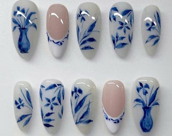Blue Porcelain Press On Nails, Hand Painted Floral Fake Nails, Elegant Handmade Nail Art, Ceramic Style Nails, Reusable Custom Nail Set Gift