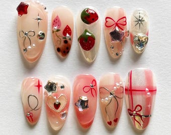 Presse-ongles fraise personnalisé, faux ongles en acrylique pour la Saint-Valentin, superbes décorations d'ongles en fleurs, ensemble d'ongles en amande avec coeur, étoile, ongles roses.