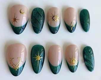 Emerald Green Press On Nails, Spring Fake Acrylic Nails, Hand-painted Nail Art, Reusable Nail, French Tips, Almond Nail Set, Daily Nails.