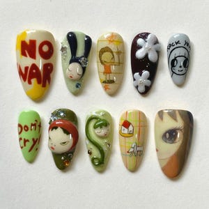 Uñas postizas Nara Yoshimoto, uñas de inspiración japonesa, arte de uñas Nara, uñas de dibujos animados, uñas de cumpleaños, juego de uñas almendradas medianas, uñas de fantasía