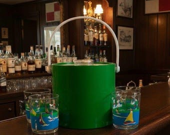 Vintage Shelton Ware Ice Bucket Set Green 4 Sailboat Plastic Tumblers Nautical