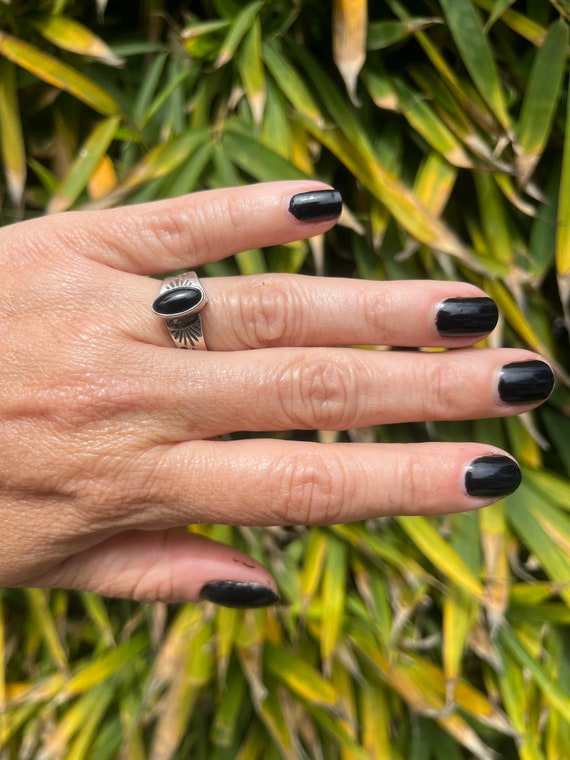 Vintage Silver Stamped Designed Onyx Ring - image 3