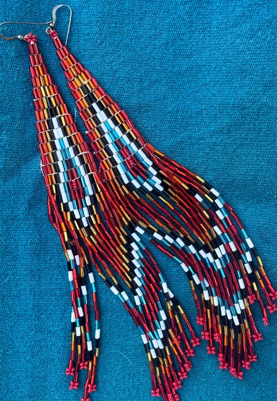 Handbeaded Native American Dangling Earrings - image 1