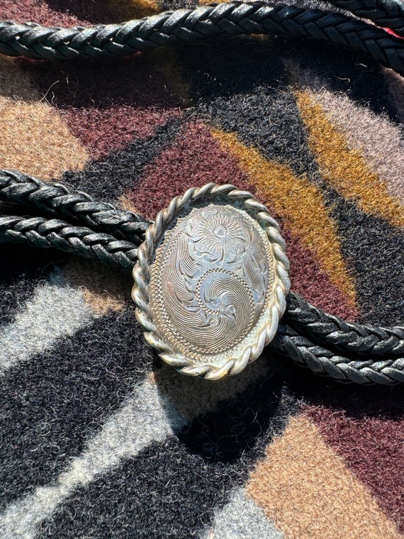 Vintage Flower Etched Pendant Bolo