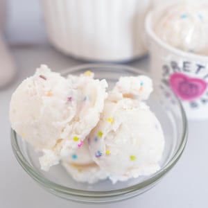 Birthday Cake Ice Cream Scoops Scented Candle Wax Melts, Dessert Candles, Dessert Wax Melts, Dessert Candles, Handmade Soy Candles