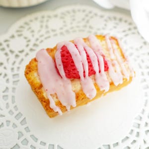 Strawberry Pound Cake Scented Candle Wax Melts, Dessert Candles, Dessert Wax Melts