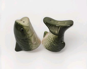 Large Mouth Bass Fish Salt Pepper Shakers Green Ceramic 2.5" Set