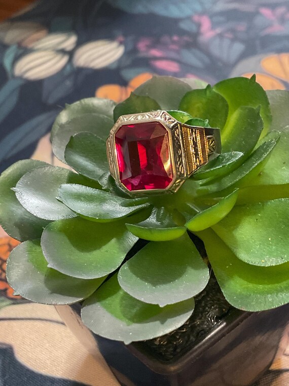 Huge Ruby Solitare Tri Color Golds Statement Ring - image 8