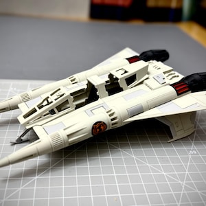 Buck Rogers Thunder Fighter Star Wars 11 in. (VARATIONEN)