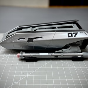 Star Trek Strange New Worlds Shuttle craft 9in.