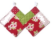 Vintage Modern | Floral Quilted Potholder Set | Kitchen Essentials - Red Flowers