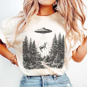 Western UFO Cow Abduction Shirt Funny Vintage Retro Graphic Alien Tshirt Unisex Comfort Colors TShirt Paranormal Oversized Aesthetic UFO Tee