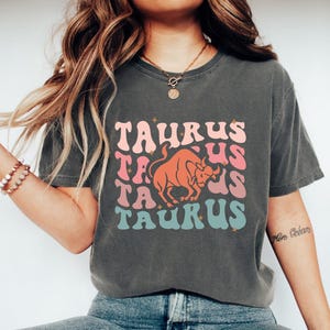 Camiseta de aniversário de touro Astrologia Horóscopo Gráfico do signo solar Sol Lua Ascendente Zodíaco Sol e signo lunar Camiseta do signo astrológico Astrologia do signo solar