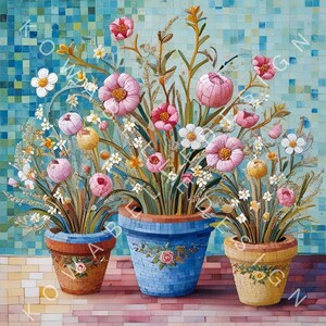 以下が含まれることがあります： 鮮やかな花が咲く、モザイクスタイルのフラワーポットが3つ。茶色、青、黄色のポットには、ピンク、白、黄色の花が咲いています。背景は青いモザイクタイルのデザインで、カラフルで芸術的な花の配置を作り出しています。