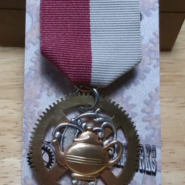 Tea Sommelier Medal - Burgundy/Grey