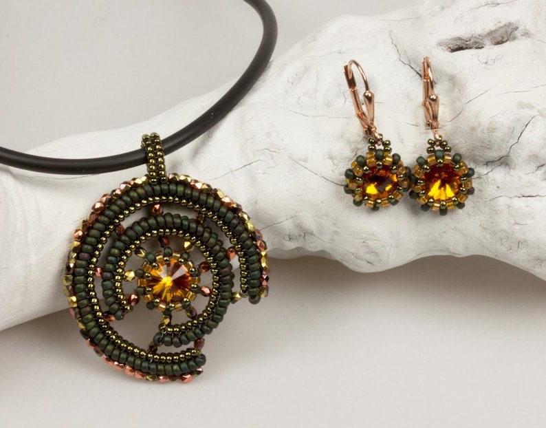 Broken Wheel beaded pendant and earrings, with bracelet add-on/ PDF file image 4
