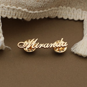 Broche de nome personalizado feito à mão; Pins de palavras personalizados; Presente perfeito para amigos e familiares
