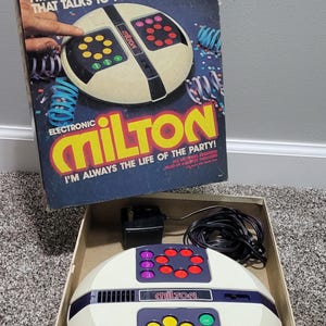 VERY RARE Vintage Electronic Milton Game by Milton Bradley 1980