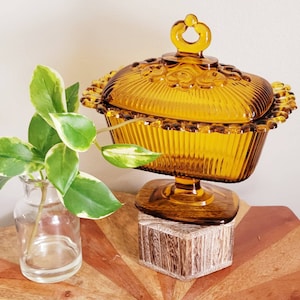 Indiana Glass 1970&#39;s Amber Filigree Edge Oblong Covered Candy Box #1471