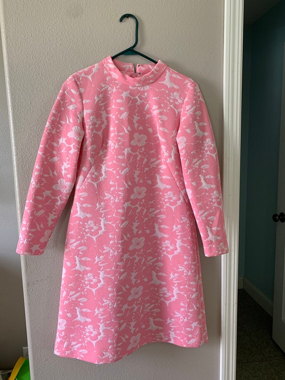 Gorgeous 60s or 70s VINTAGE PiNK POLYESTER DRESS-C