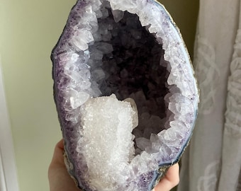 Gran base de talla catedral de amatista y calcita uruguaya