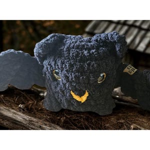 Black Bat Plushie Halloween Bat Toy Spooky Cute Goth Decor Soft Bat  Gift for Bat Lovers Amigurumi Halloween Gift for Kids