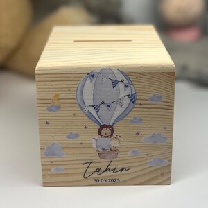 Alcancía personalizada para bebé - Hucha de madera con diseño de globo aerostático - Regalo personalizado con nombre y fecha para recién nacidos y niños - Regalo