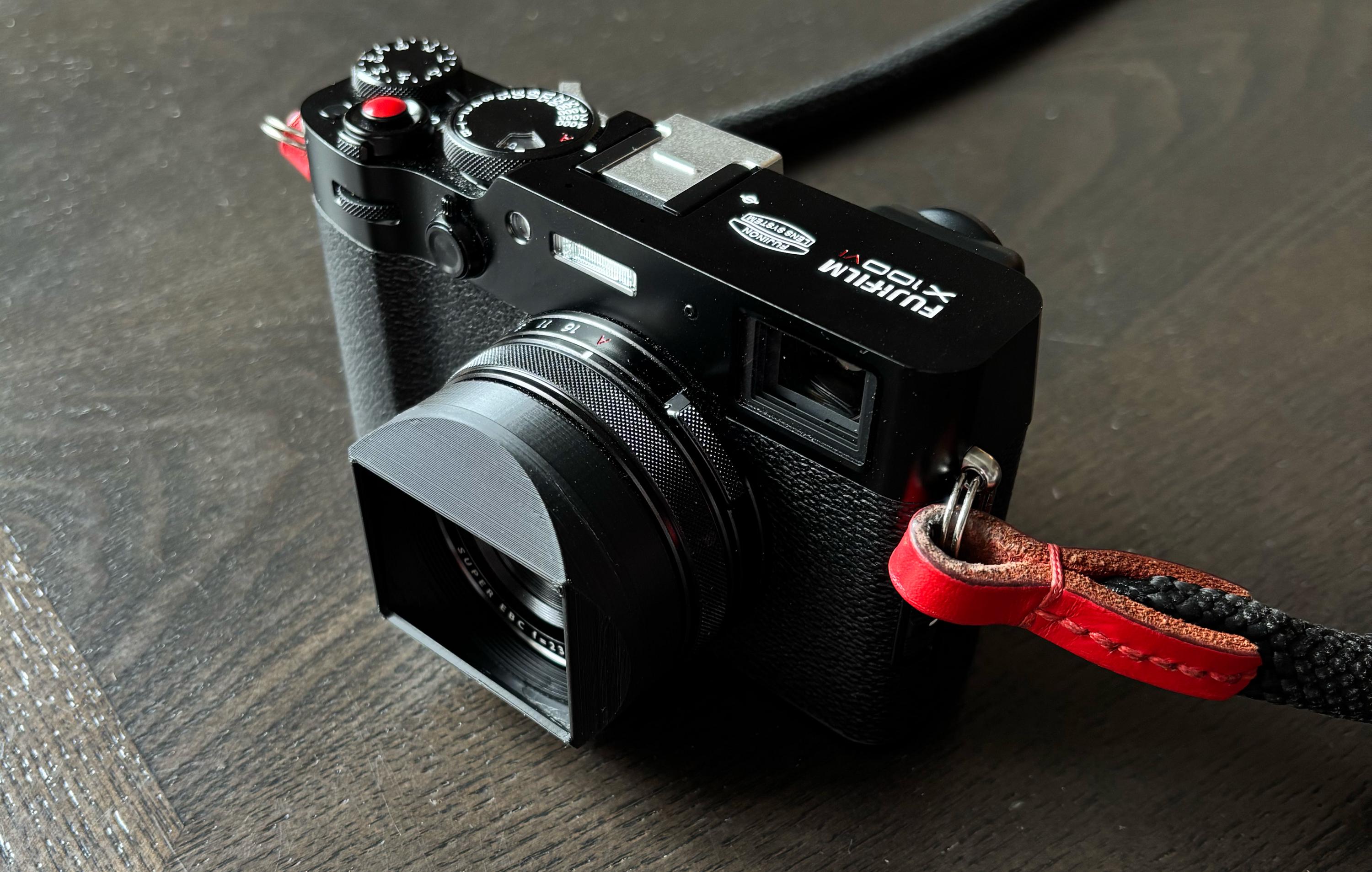 【美品・箱付き】Fujifilm X10 デジタルカメラ レンズキャップ付き カスタムレンズキャップ自保持カメラブラックシルバーx100v
