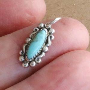 Jewelry Rescue Vintage Sterling Silver Turquoise Oval Pendant 15x8mm