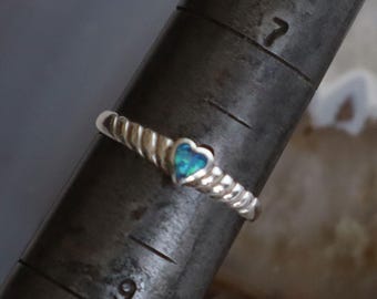 Size 8 Vintage Sterling Opal Heart Ring