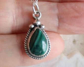 Jewelry Rescue Vintage Sterling Silver  Malachite   Pendant 1"