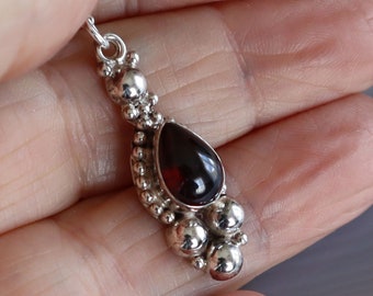 Jewelry Rescue Sterling Silver and Garnet Stone  Pendant 1  1/4" Long