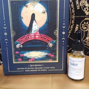 Tarot Deck & Tarotöl Bundle - Tarot der Göttlichen Folklore inspirierte Karten mit Ritualöl für Klarheit und Verbindung